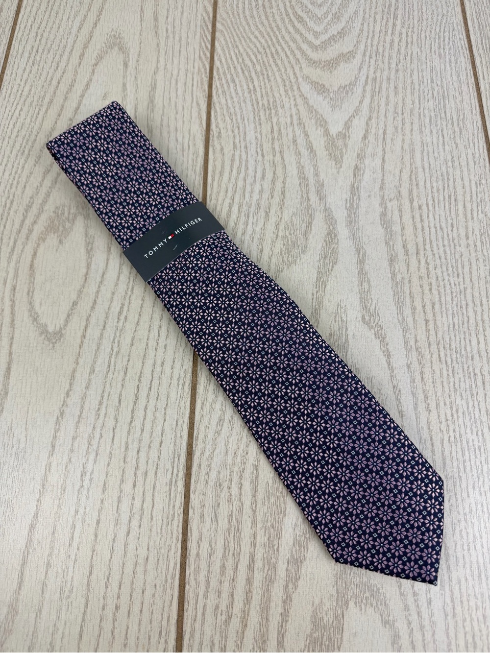 901 Tommy Hilfiger Tie Navy Pink Flowers 697 TL21100042 Silk Poly Blend $69.50